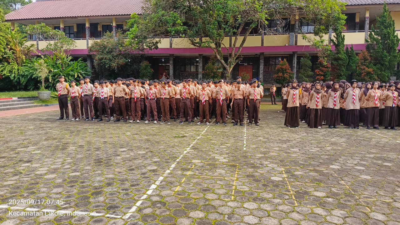 Upacara Alih Golongan Pramuka: Dari Penggalang ke Penegak di SMAN 3 Kota Sukabumi